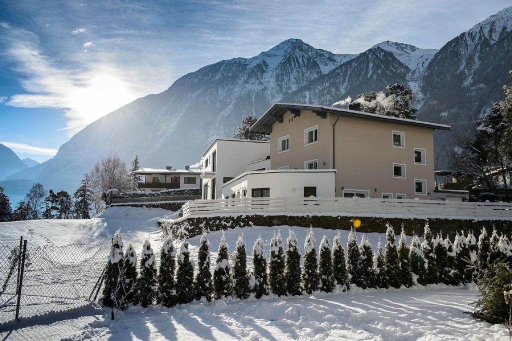 Hotel Landhaus Ambachhof Oetz Exterior foto